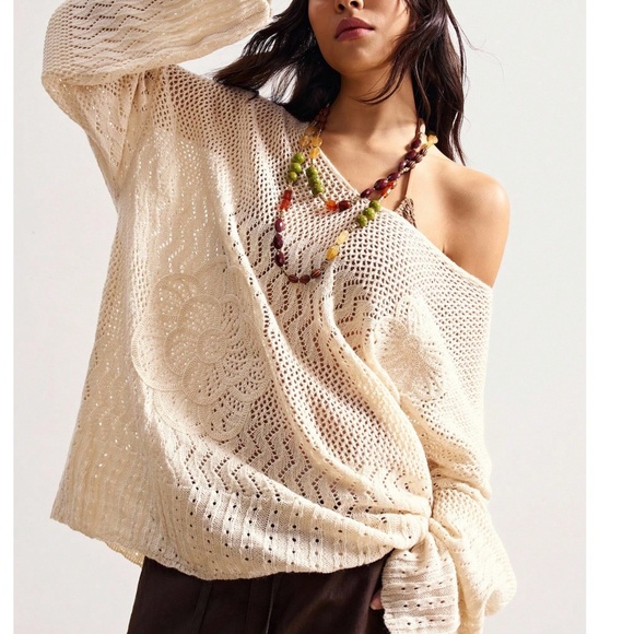 Cozy Cream Loose Knit Floral Patch V neck Oversized Sweater Top - Picture 2 of 7